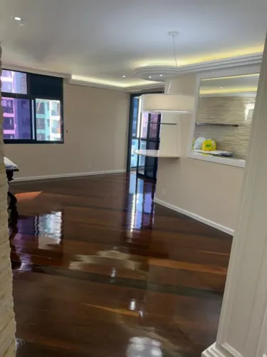 Apartamento Reformado de Alto Padrão - 114 m² | 3 Quartos (1 Suíte) | 2 Vagas | Barra da T