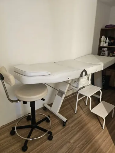 Maca Estética Luxo Estek (Com Gavetas Auxiliares)