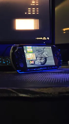 PSP 3001 Desbloqueado + 4 Jogos UMD + 14GB + Acessórios