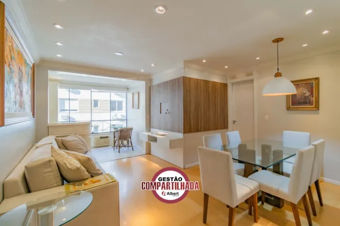 Apartamento Mobiliado à Venda em Porto Alegre com 3 Dormitórios, Suíte, Sacada com Churras