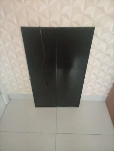 TV TCL tela quebrada