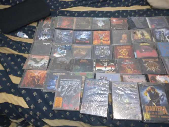 CDs & DVDs de heavy metal. Importados e nacionais. (VENDO SEPARADO)