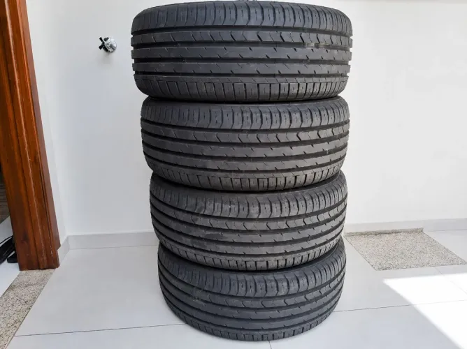 Vendo par de pneus 235/60-16 (MEIA VIDA)
