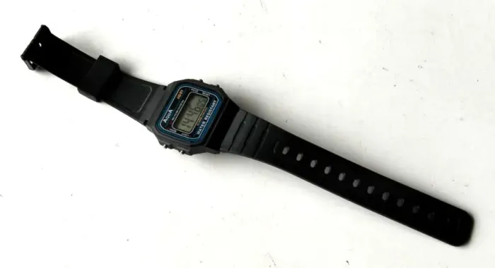 Relógio de Pulso Aqua (Modelo AQ-81) - Pulseira de Borracha (Resina) - Usado - Funcionando