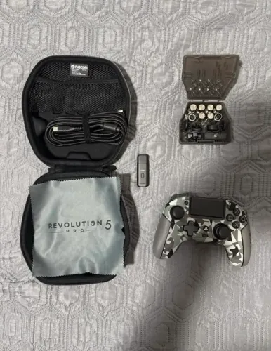 Controle Revolution Pro 5