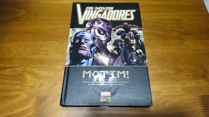 Livro Os Novos Vingadores l Motin da Marvel