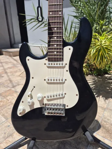 Guitarra canhota Strinberg (Não aceito trocas)
