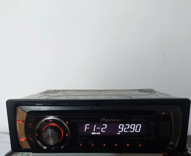 Rádio pionner com entrada pendrive. (Léia o anúncio)