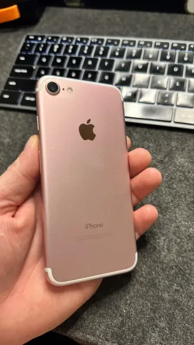 Iphone 7 rose - 32GB impecável- bateria com 100% de vida