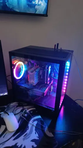 PC Gamer | RTX 5060 8GB + Ryzen 5 5600G + 32GB RAM + NVMe 1TB +128GB