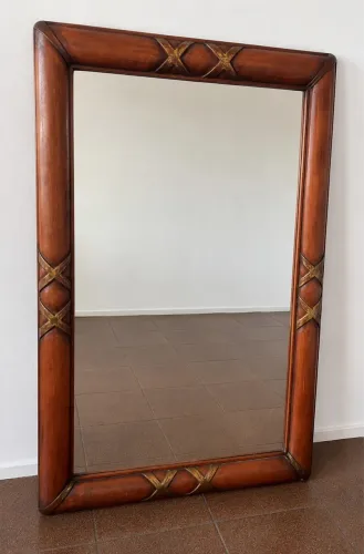 Espelho Grande Bisotado com Moldura em Madeira Maciça Trabalhada (83 x 150 cm)