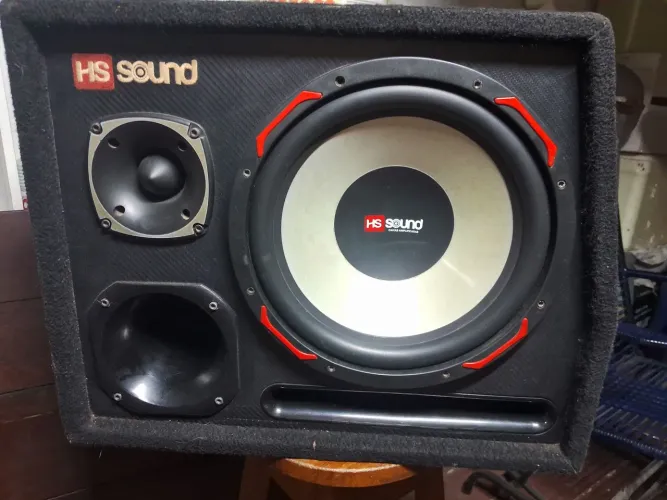 Vendo caixa de som automotivel.