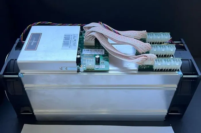 Antminer S9 minerar BITCOIN