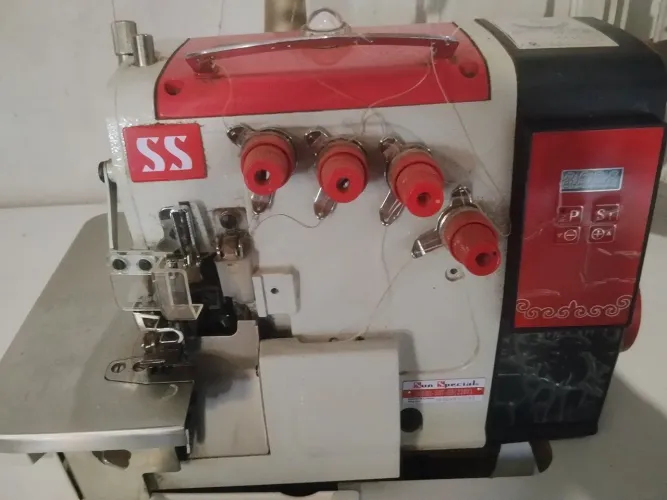 Máquina de costura industrial