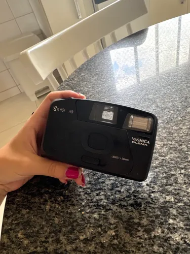 Câmera analógica Yashica Plena 28mm