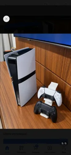 Playstation 5 Pro com 2 controles