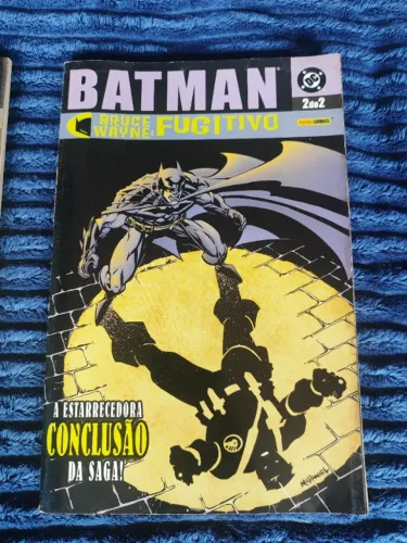 HQ dc comics BATMAN bruce wayne fugitivo mini série em 2 edições panini comics