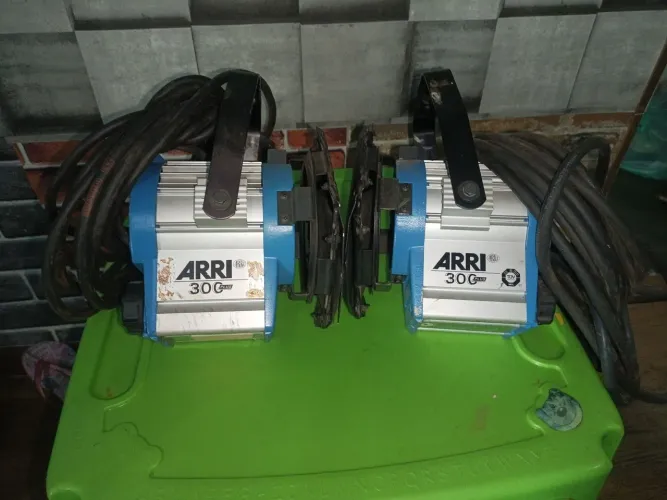 Par de Refletores ARRI 300W Original (110V)