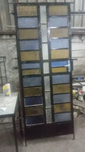 Porta nova com vidro forte
