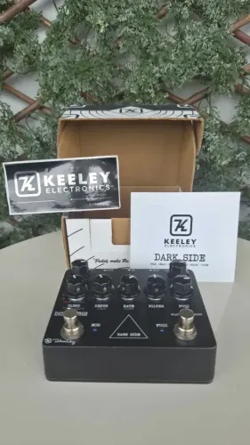 Pedal Keeley Dark Side Workstation Analógico Multi-efeitos