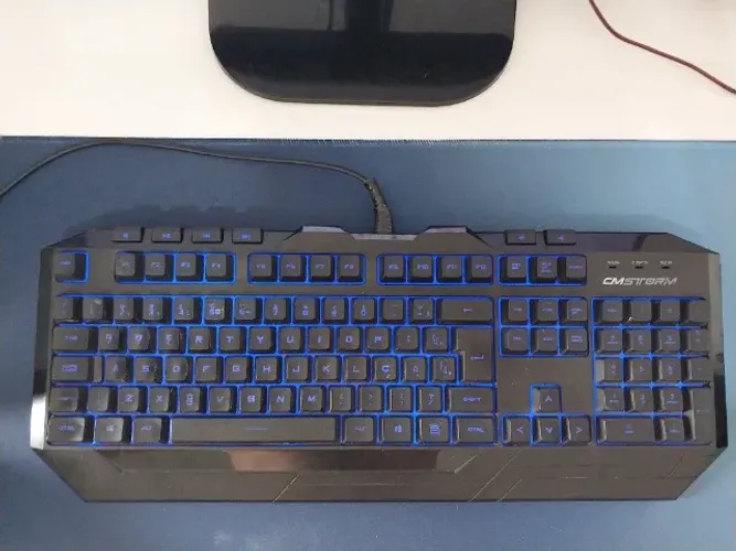 Teclado Gamer Cooler Master CM Storm Devastator
