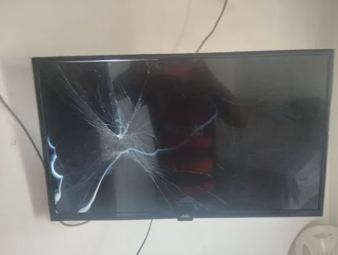 Televisão 32 polegadas smartphone retirada de peças ou ajeitar