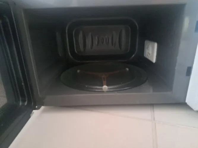 Micro-ondas c defeito
