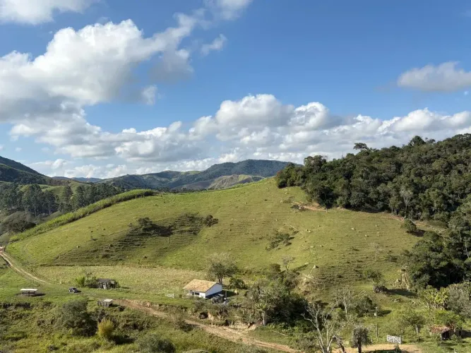 Sítio de 3 Hectares em Catuçaba - Com Casa - Nascente de Água