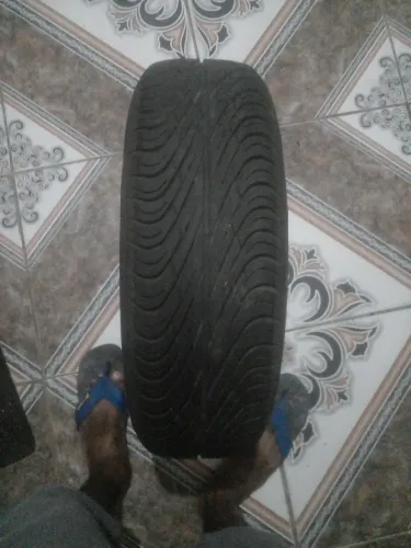VENDO PENEU COMPRETO 175 70 R 1 3 82T *