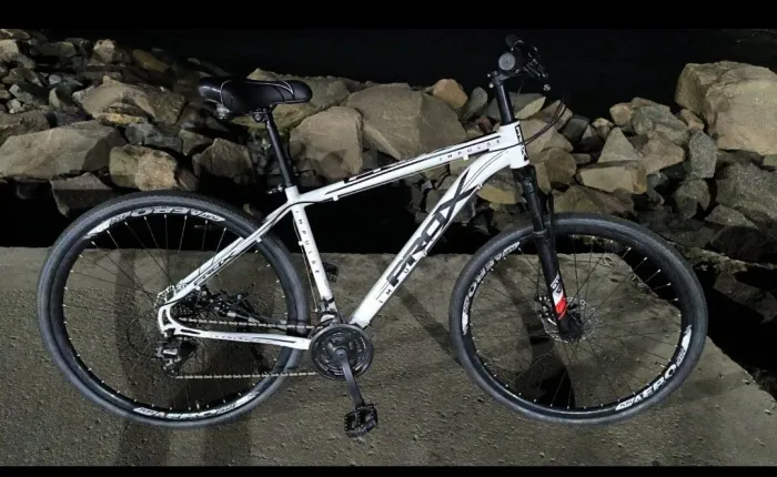 Bicicleta Adulto e kit ferramenta para bicicleta 