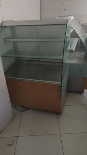 Balcão expositor de alimentos
