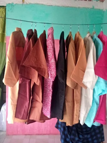 Vendo Roupas social di manga longa 70 reais 