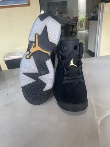 Tênis Air Jordan 6 retro preto (replica)
