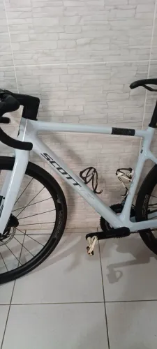 Scott Addict 2025 Tam 52 Shimano 105 de 12V