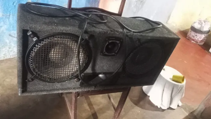 Vendo caixote boca de 12 zap *51