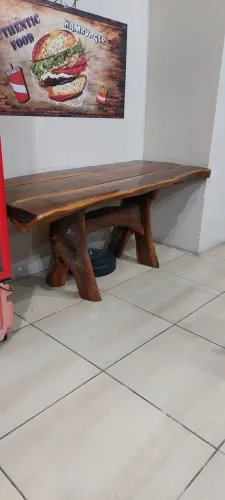 Vendo Mesa Rústica de Tronco de Árvore 