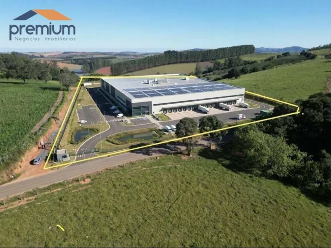 Sítio com 2 dormitórios à venda, 20000 m² por R$ 750.000,00 - Passa Três - Tuiuti/SP
