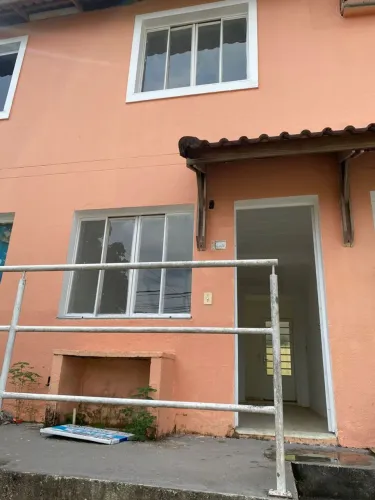 Casa em Condomínio com 2 Quarto(s) e 1 banheiro(s) para Alugar, 65 m² por R$ 650 / Mês