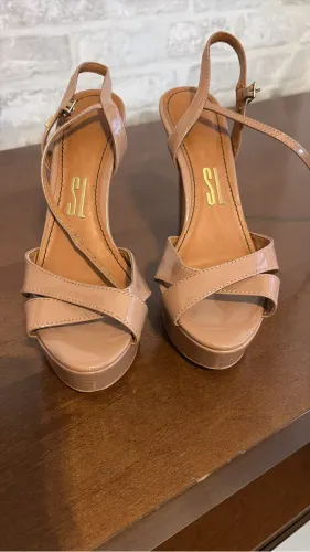Sapato alto feminino 