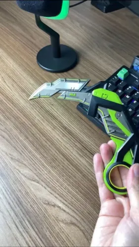 Réplica Decorativa Valorant - Karambit RGX 11z Pro | Item de Coleção (Sem Corte)