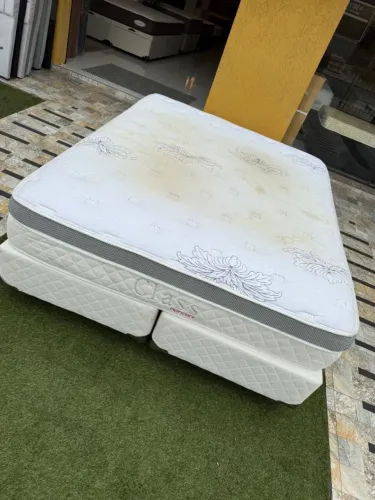 Colchão Queen RONCONI + base box USADOS - Entrego!