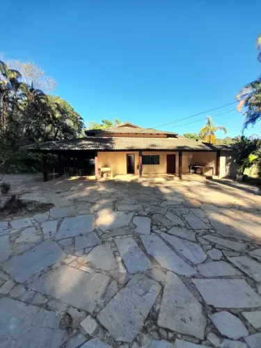 Aluga-se grande casa na BR 153