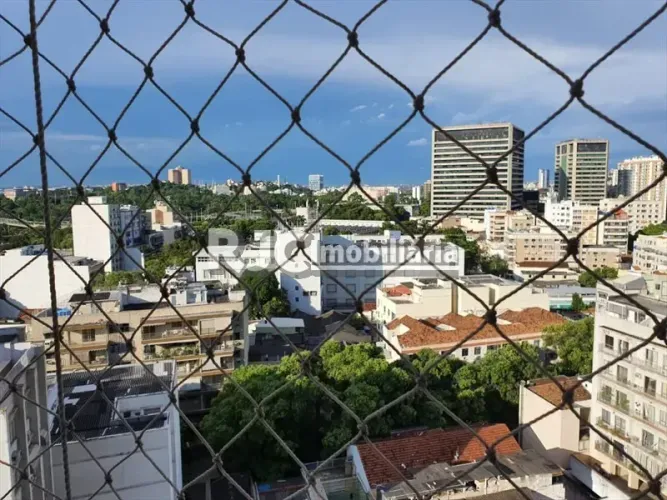 Apartamento para venda possui 109 metros quadrados com 3 quartos em Maracanã - Rio de Jane