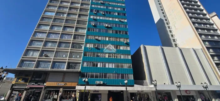 INVESTIMENTO INTELIGENTE: SALA COMERCIAL DE 55M² A VENDA NO CENTRO DE CURITIBA (IMÓVEL LOC