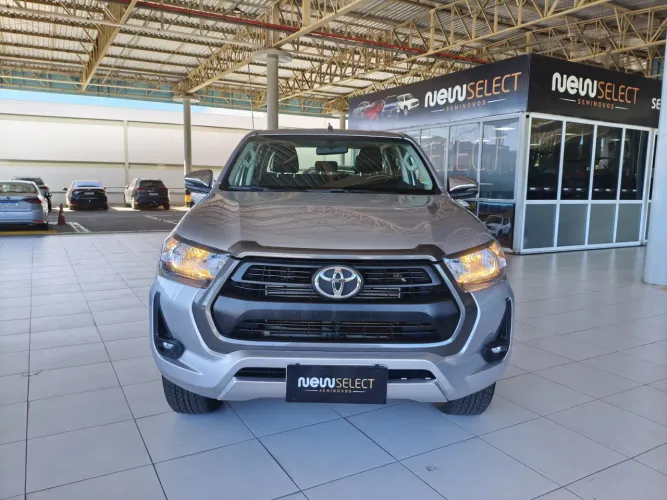 Toyota Hilux CD SR 4X4 2.8 TDI Diesel Aut. 2025