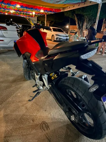 MOTO HONDA CB300F