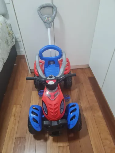 Carrinho para passear do Homem Aranha para bebê