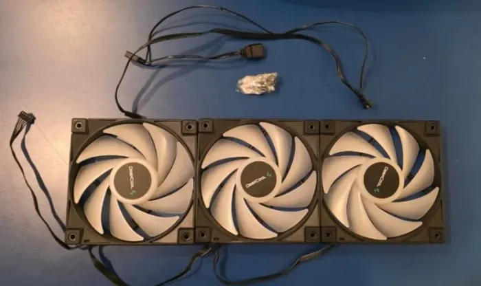 Kit Fan com 3 Unidades DeepCool FC120, RGB, 120mm, Black