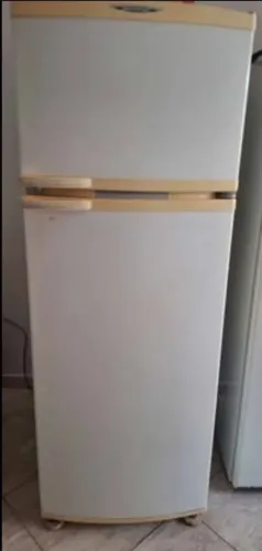 GELADEIRA BRASTEMP 127V COM DEFEITO