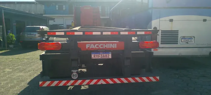 Carreta Facchini porta contêiner 2023 4 pinos